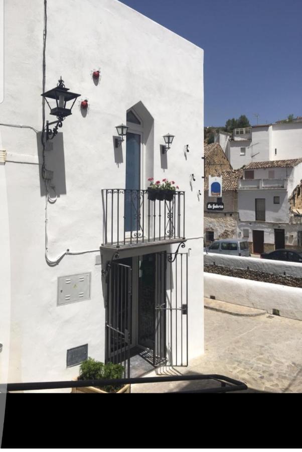 El Nido De La Galeria Lejlighed Setenil De Las Bodegas Eksteriør billede